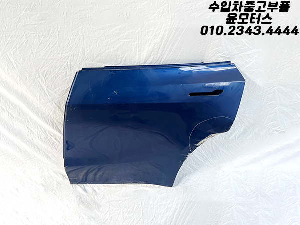 테슬라 모델Y 운전석 뒷도어 문짝