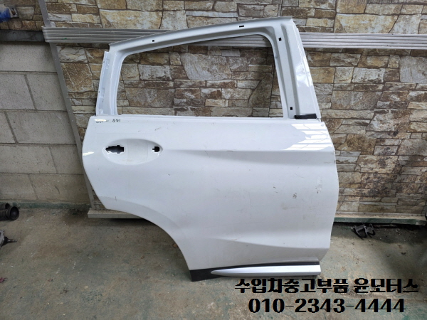 BMWX4 G02 조수석 뒷도어