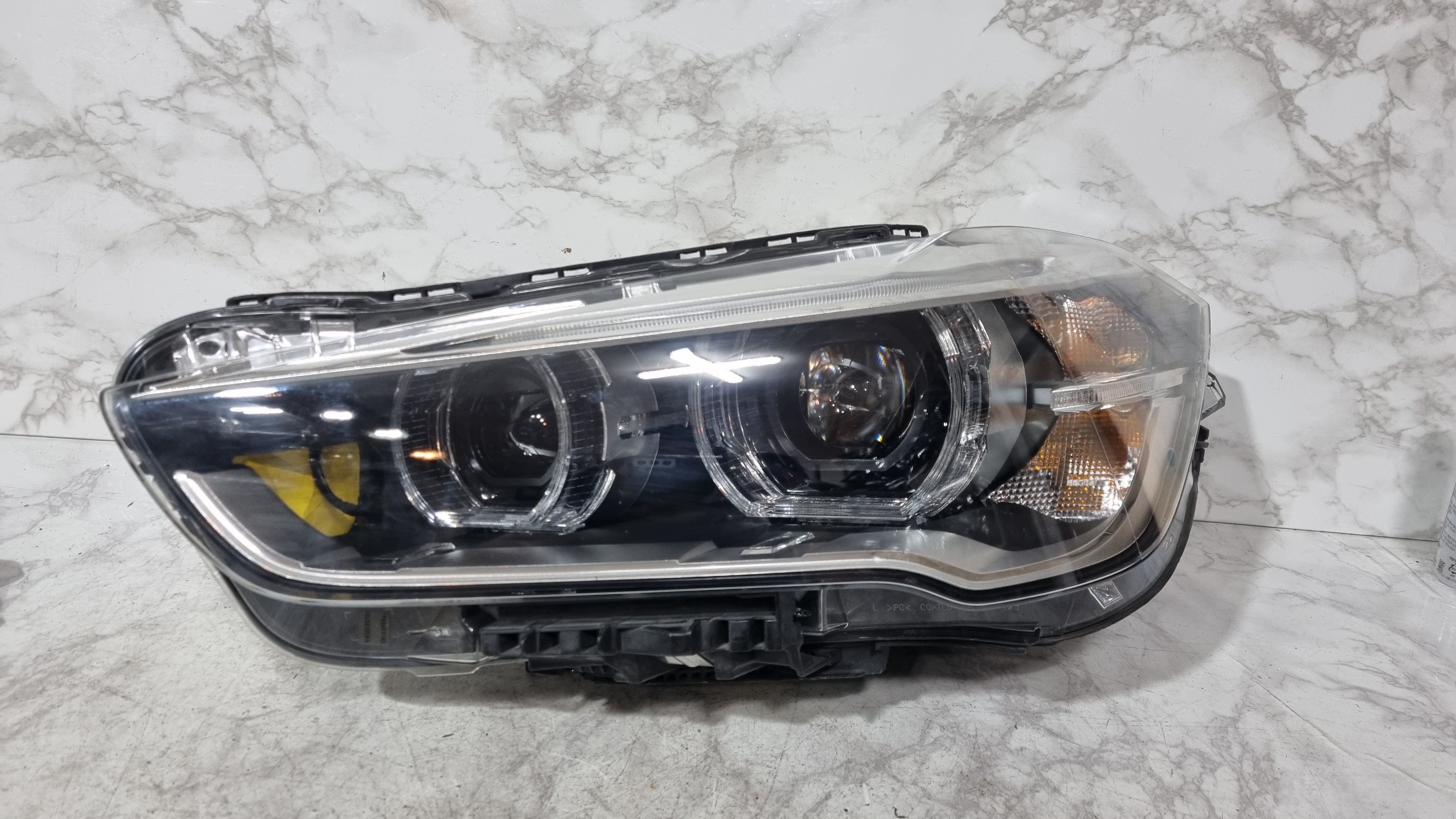 BMW X1 F48 운전석 헤드라이트